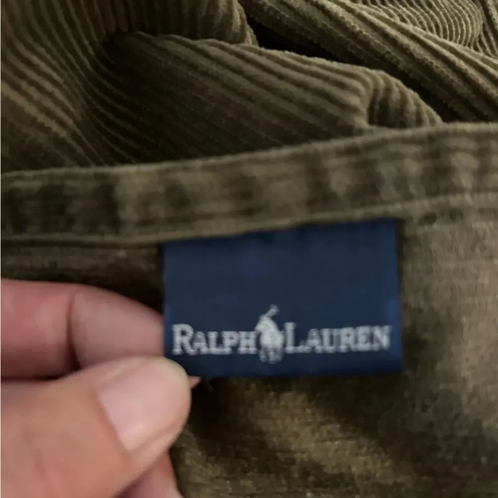 Ralph Lauren Pair quilted 2 hunting green large corduroy and nylon pillow shams.